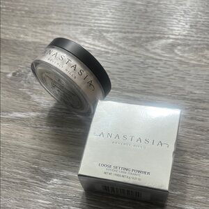 Anastasia Beverly Hills Loose Setting Powder Travel Size